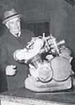 Giuseppe Gilera ve vku sedmdesti let a slavn tyvlcov motor.
